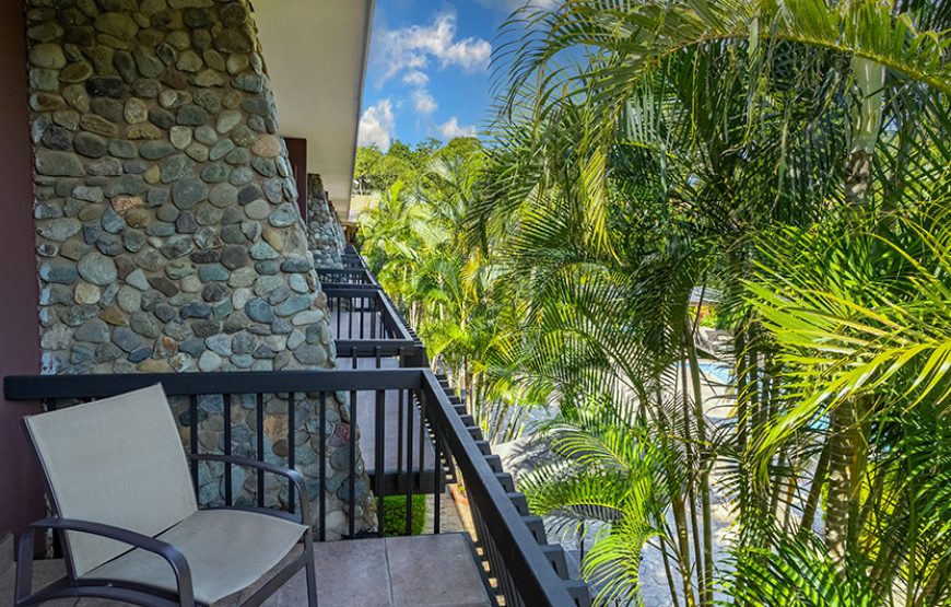 Executive 2 Double Beds with Balcony – Lounge Access