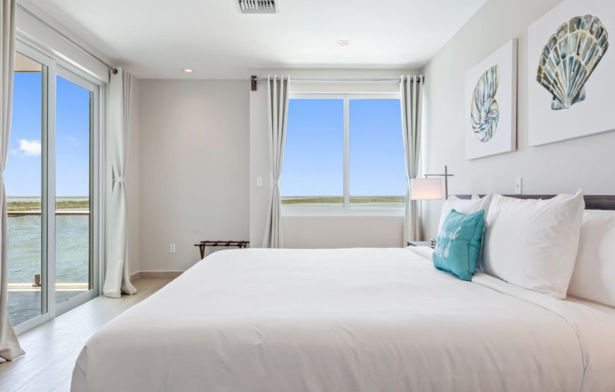 1 Bedroom Bay View Condo