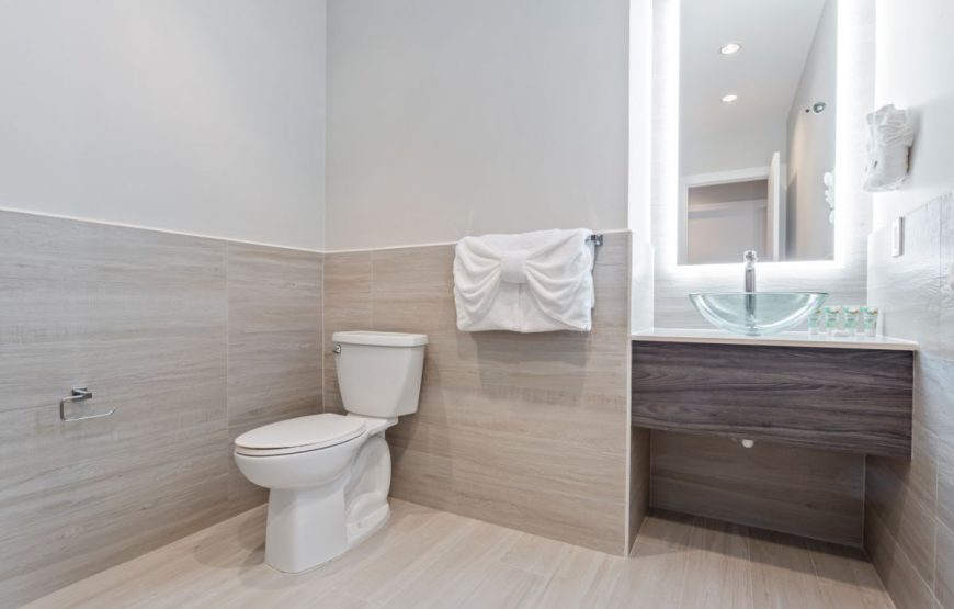 1 Bedroom Bay View Condo