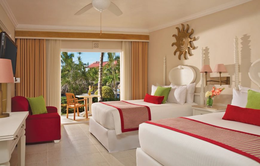 Deluxe Tropical View Family Room