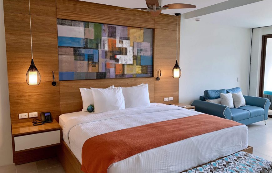 Junior Suite Ocean View with Tub