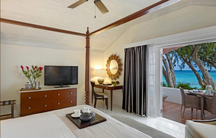 Luxury Poolside View