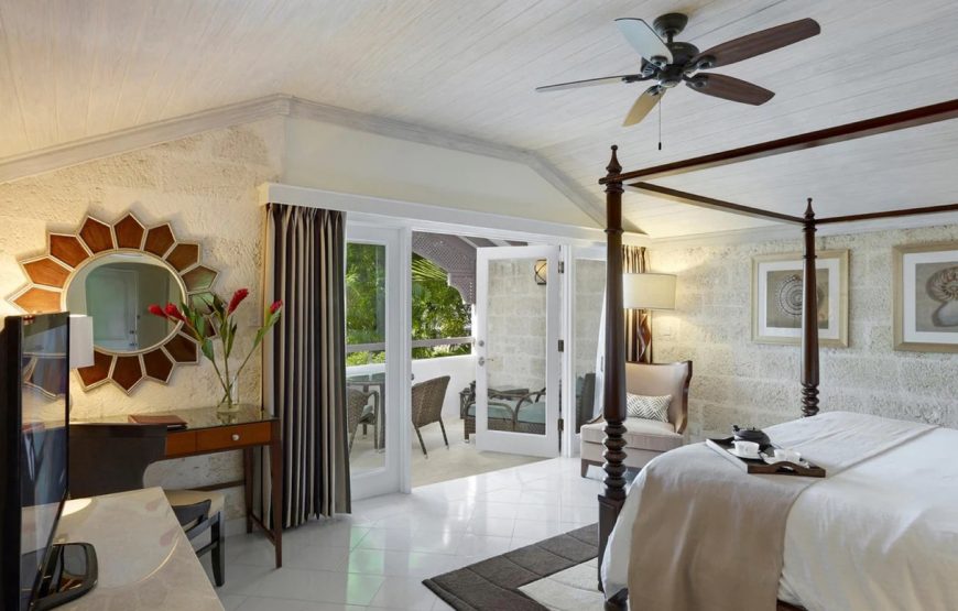 Luxury Poolside View