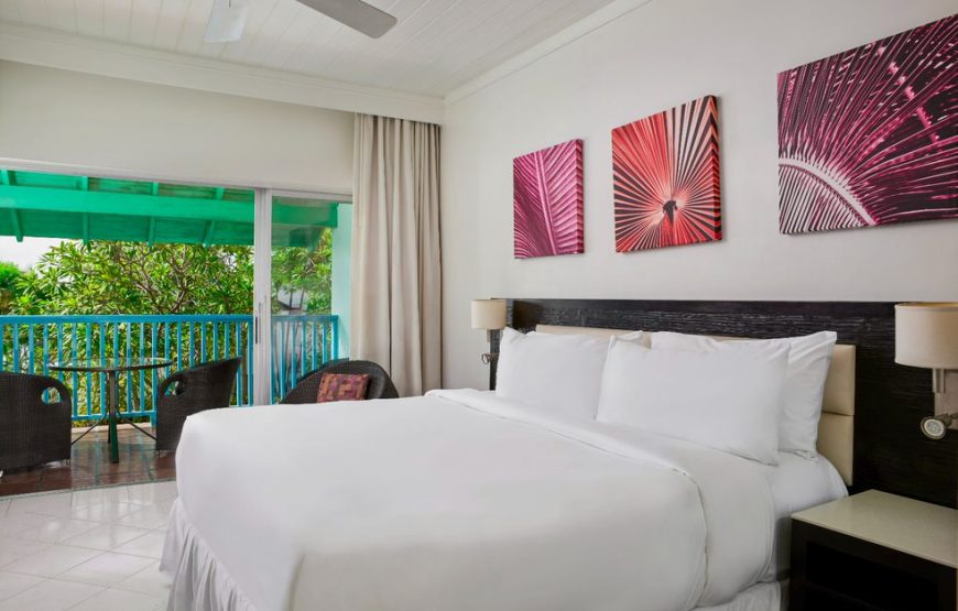 Pool/Garden-View Suite