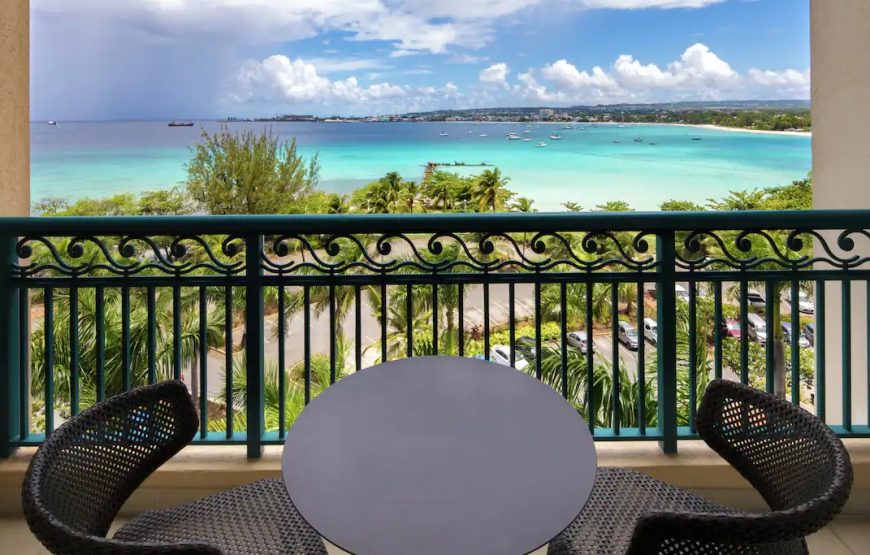 Premium Corner w/ Balcony