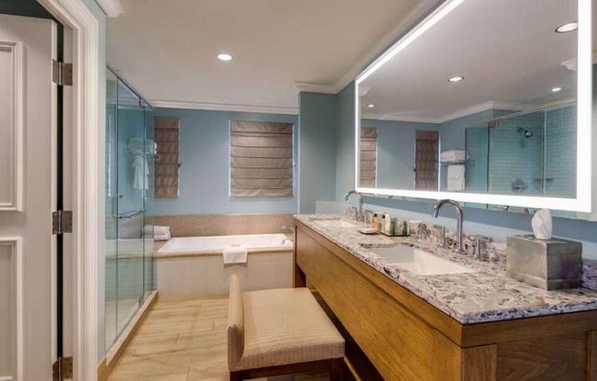 Premium Corner w/ Balcony