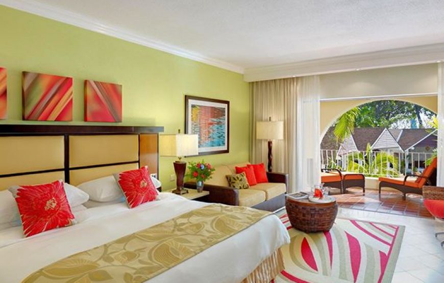 Pool/Garden-View Junior Suite