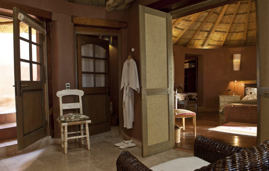 Superior Round Suite