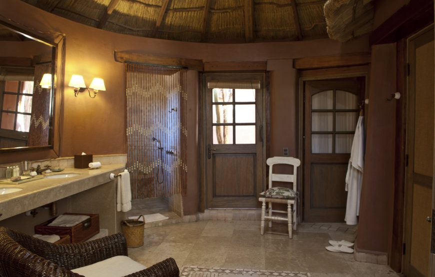 Superior Round Suite