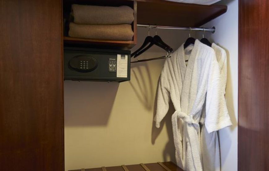 Premium Room With Sunset Lake View – King